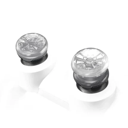 روکش آنالوگ KontrolFreek Crystal Galaxy نصب‌شده روی دسته پلی استیشن 5
