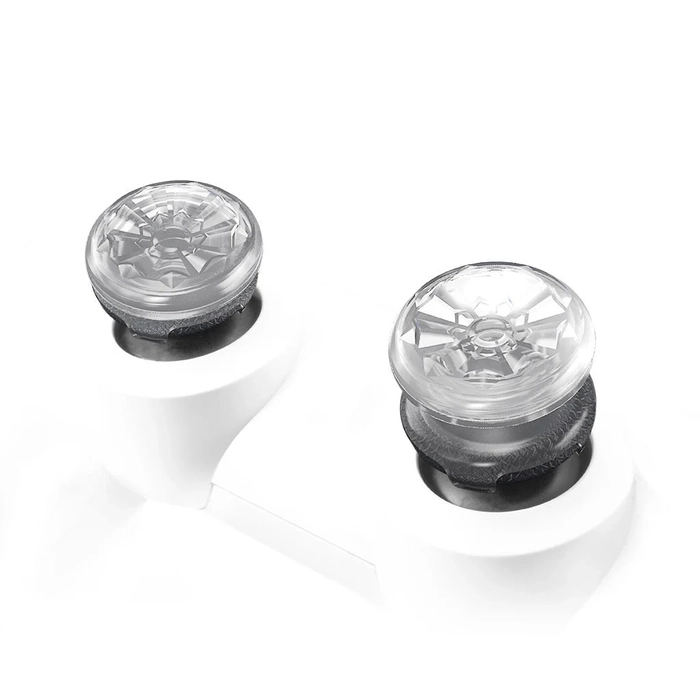 روکش آنالوگ KontrolFreek Crystal Galaxy نصب‌شده روی دسته پلی استیشن 5