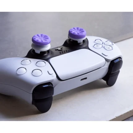 روکش آنالوگ KontrolFreek Galaxy 2024 روی دسته PS5