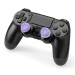 روکش KontrolFreek Galaxy نصب شده روی دسته PS4