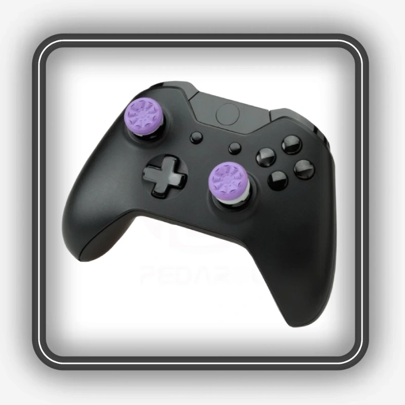 روکش آنالوگ KontrolFreek Galaxy نصب شده روی دسته ایکس باکس Series X/S