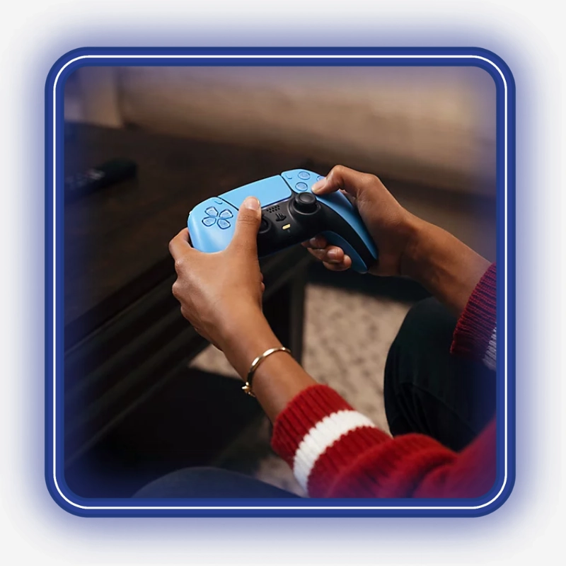 استفاده از دسته بازی PS5 مدل Starlight Blue هنگام بازی