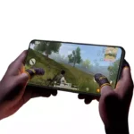 نمایش استفاده از آستین کنترل کننده انگشت ویوو آیکو VIVO IQOO هنگام بازی موبایلی