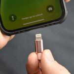 نمای اتصال کانکتور Lightning کابل شارژ لاینینگ پدارول مدل P3 به دستگاه