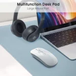 نمایش استفاده از ماوس پد گیمینگ مدل MP04 در کنار لپ‌تاپ و ماوس
