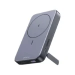 نمایش طراحی پاوربانک UGREEN PB206 با پایه تاشو