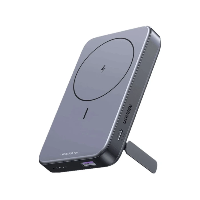 نمایش طراحی پاوربانک UGREEN PB206 با پایه تاشو