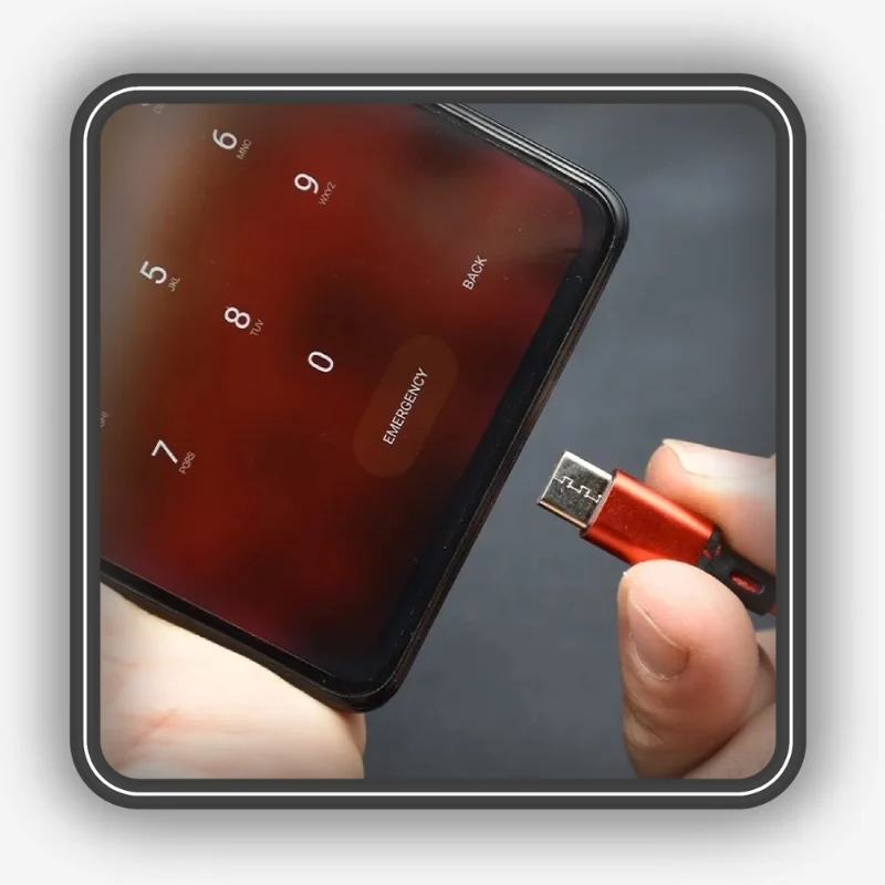 نمایش اتصال کانکتور Micro USB کابل شارژ میکرو پدارول مدل P1 به دستگاه