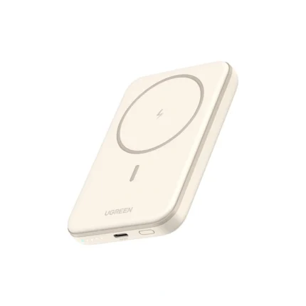 نمایش طراحی باریک پاوربانک UGREEN PB560