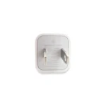نمایش قسمت پشتی و اطلاعات درج‌شده روی شارژر دیواری مدل IPHONE